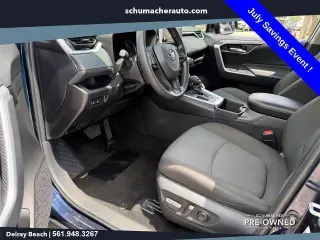 Toyota RAV4 2025 XLE 4 puertas SUV
