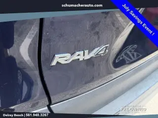 Toyota RAV4 2025 XLE 4 puertas SUV
