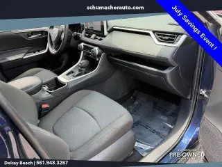Toyota RAV4 2025 XLE 4 puertas SUV