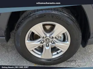 Toyota RAV4 2025 XLE 4 puertas SUV