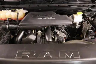 Ram 1500 2022 4x4 Big Horn Cabina Crew 4 puertas 5.6 pies. Pickup SB