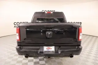 Ram 1500 2022 4x4 Big Horn Cabina Crew 4 puertas 5.6 pies. Pickup SB
