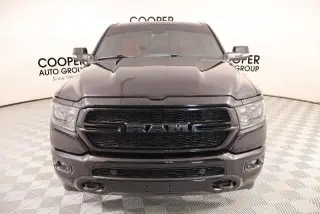 Ram 1500 2022 4x4 Big Horn Cabina Crew 4 puertas 5.6 pies. Pickup SB