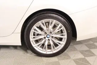BMW Serie 3 2024 330i Sedán 4p