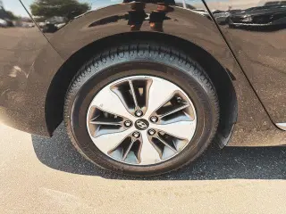 Hyundai IONIQ Plug-in Hybrid 2018 4p Hatchback