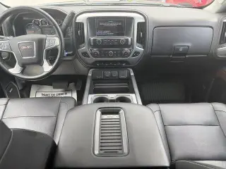 GMC Sierra 1500 2018 4x4 SLT Cabina Crew 4 puertas 5.8 ft. SB