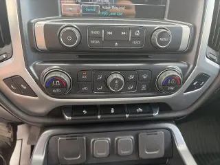 GMC Sierra 1500 2018 4x4 SLT Cabina Crew 4 puertas 5.8 ft. SB
