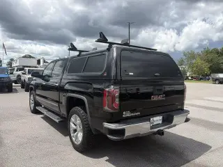 GMC Sierra 1500 2018 4x4 SLT Cabina Crew 4 puertas 5.8 ft. SB