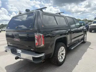 GMC Sierra 1500 2018 4x4 SLT Cabina Crew 4 puertas 5.8 ft. SB