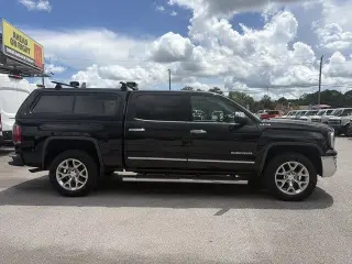 GMC Sierra 1500 2018 4x4 SLT Cabina Crew 4 puertas 5.8 ft. SB