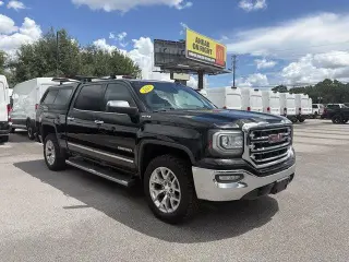 GMC Sierra 1500 2018 4x4 SLT Cabina Crew 4 puertas 5.8 ft. SB