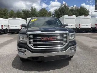 GMC Sierra 1500 2018 4x4 SLT Cabina Crew 4 puertas 5.8 ft. SB