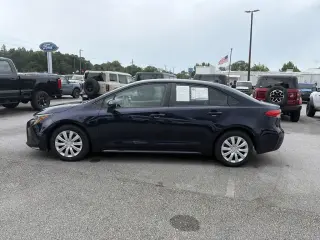 Toyota Corolla 2021 LE Sedán 4p