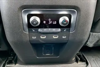GMC Yukon 2021 4x2 SLT 4 puertas SUV
