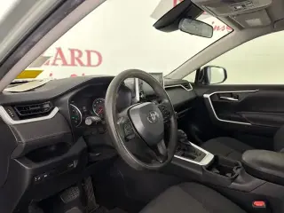 Toyota RAV4 2021 XLE 4 puertas SUV