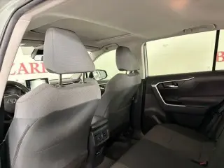 Toyota RAV4 2021 XLE 4 puertas SUV