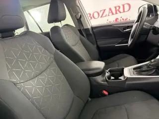 Toyota RAV4 2021 XLE 4 puertas SUV