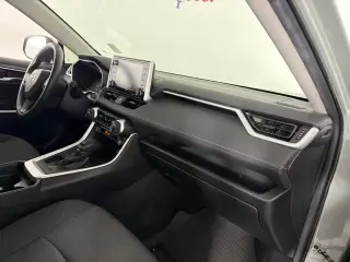 Toyota RAV4 2021 XLE 4 puertas SUV