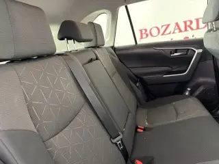 Toyota RAV4 2021 XLE 4 puertas SUV