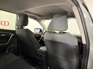 Toyota RAV4 2021 XLE 4 puertas SUV
