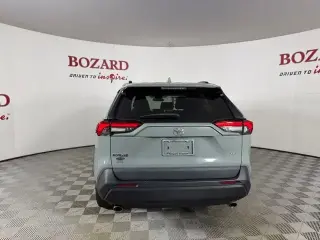 Toyota RAV4 2021 XLE 4 puertas SUV