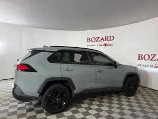 Toyota RAV4 2021 XLE 4 puertas SUV