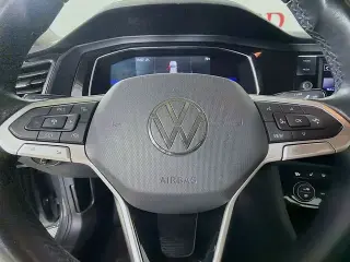 Volkswagen Jetta 2022 SE 4p Sedán