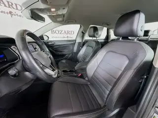 Volkswagen Jetta 2022 SE 4p Sedán