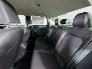 Volkswagen Jetta 2022 SE 4p Sedán