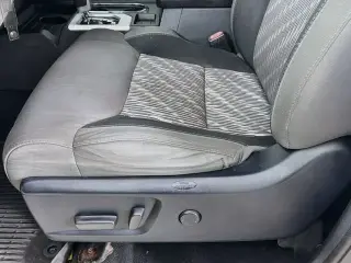 Toyota Tundra 2018 4x4 SR 4p Doble Cabina Camioneta LB (5.7L V8 FFV)