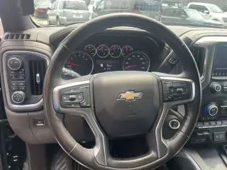 Chevrolet Silverado 1500 2021 4x4 LTZ 4p Camioneta de Tripulación
