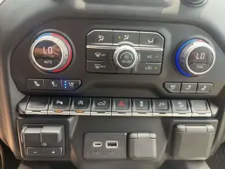 Chevrolet Silverado 1500 2021 4x4 LTZ 4p Camioneta de Tripulación