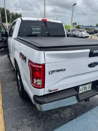 Ford F-150 2017 4x4 XLT 4 puertas SuperCrew 5.5 pies. SB