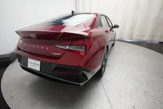 Hyundai ELANTRA 2025 Limited 4p Sedan