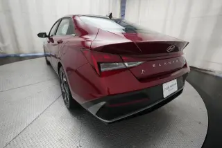 Hyundai ELANTRA 2025 Limited 4p Sedan