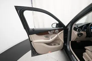 Mercedes-Benz GLC 2021 AWD GLC 300 4MATIC 4p SUV