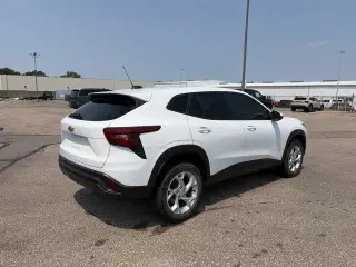 Chevrolet Trax 2025 LS 4p Crossover