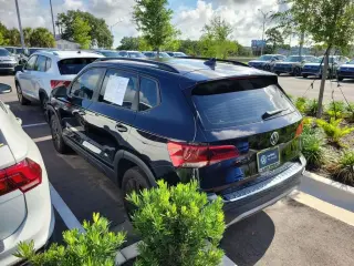 Volkswagen Taos 2023 S 4p SUV
