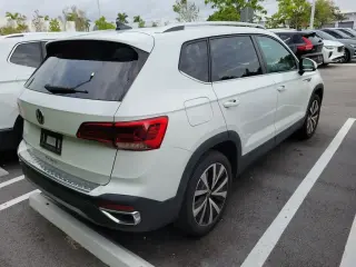 Volkswagen Taos 2023 SE 4p SUV