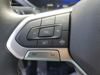 Volkswagen Taos 2022 AWD SE 4Motion 4p SUV