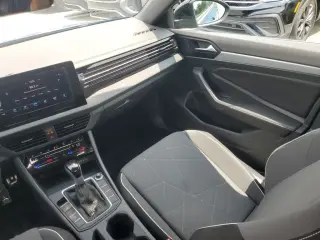 Volkswagen Jetta 2025 Sport 4p Sedan