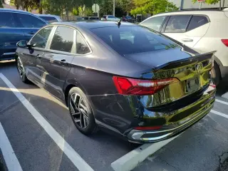 Volkswagen Jetta 2024 SEL 4p Sedan