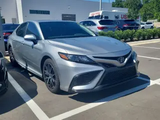 Toyota Camry 2024 SE 4 puertas Sedán