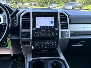 Ford F-350 Super Duty 2021 4x4 Lariat Cabina Crew de 4 puertas 8 pies LB SRW Pickup