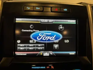Ford F-150 2015 4x4 Platinum 4dr SuperCrew 5.5 ft. SB