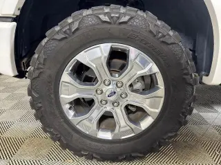 Ford F-150 2015 4x4 Platinum 4dr SuperCrew 5.5 ft. SB