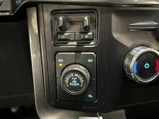 Ford F-150 2023 4x4 XLT 4p SuperCrew 5.5 ft. SB