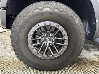 Ford F-150 2019 4x4 Raptor 4dr SuperCrew 5.5 ft. SB