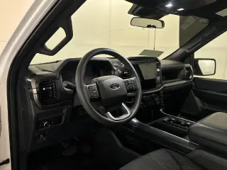 Ford F-150 2024 4x4 STX 4p SuperCrew 5.5 ft. SB