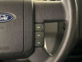 Ford F-150 2006 XL 2dr Regular Cab Styleside 6.5 ft. SB